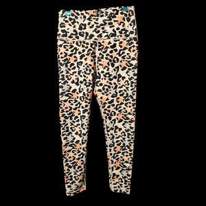 NWOT Wildfox Yoga Pants